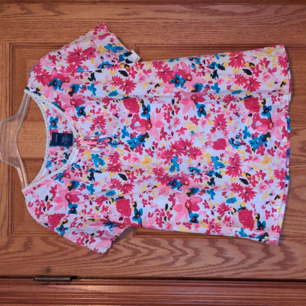 Gorgeous floral top